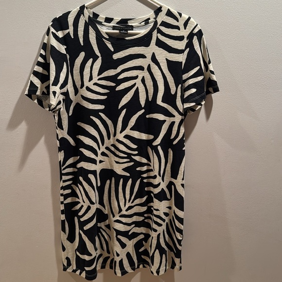 Sanctuary Night Palm Tshirt Dress Medium - Picture 3 of 5